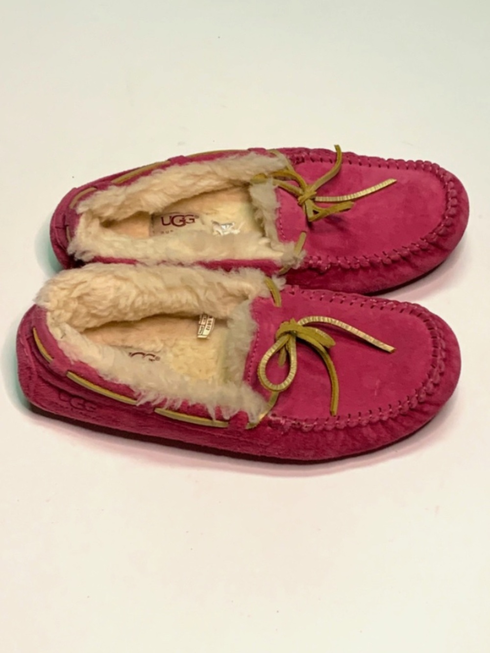 UGG Australia Dakota Magenta Women's Moccasin Slipper Size 7